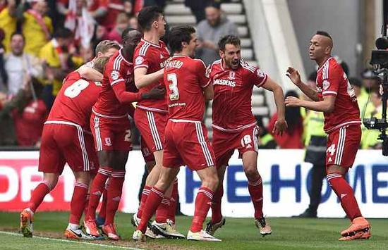 今晚报, 超区十分困